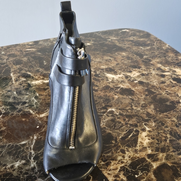 Mk heels - Picture 3 of 4